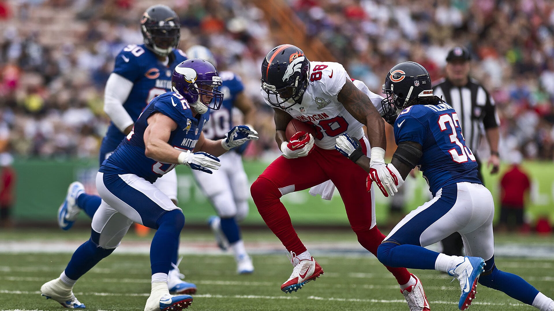 跨界之夜，尤文险胜曼联，阿克在NBA季后赛接管比赛