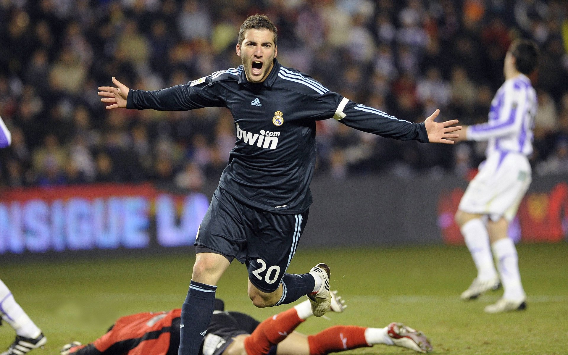 维尼修斯关键制胜背后的足球哲学，从塞内加尔打穿厄瓜多尔看现代足球的唯一性