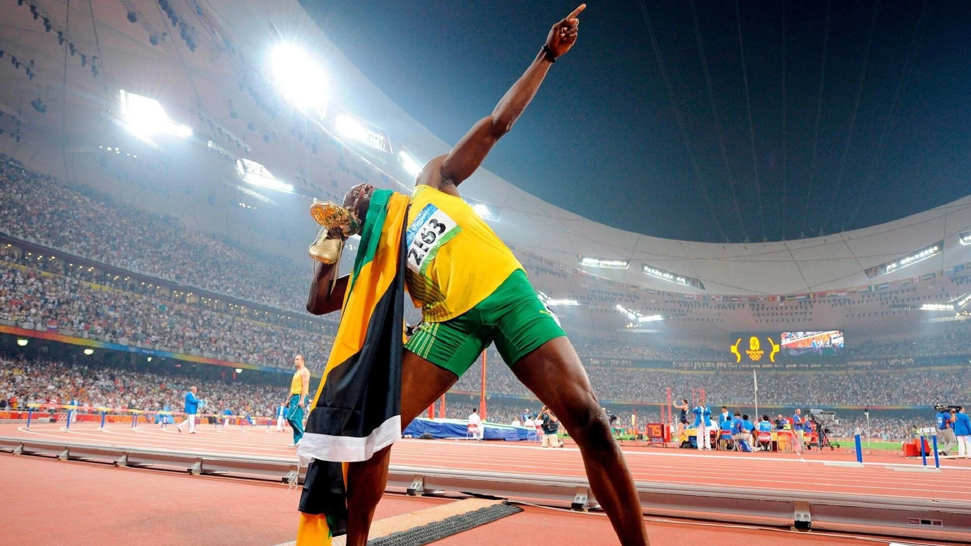 阿劳霍爆发,巴萨防线新基石,英格兰轻取亚特兰大背后的战术启示